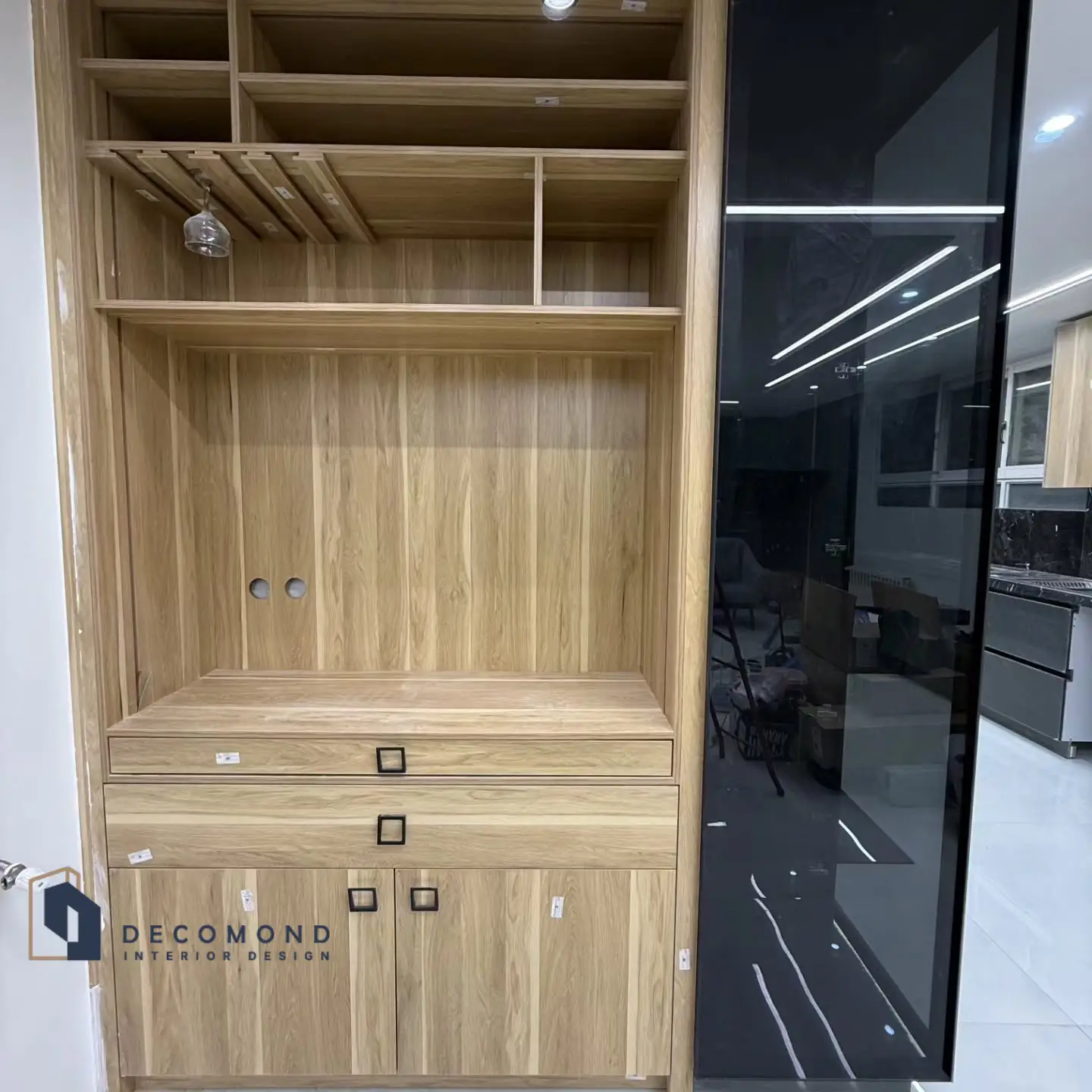 اجرای کابینت MDF و هایگلاس مات در اصفهان خیابان آپادانا